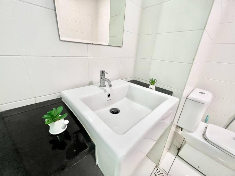 G 1-5Pax Cozy Home Trefoil Setia Alam 100Mps Wifi & Tv Sccc מראה חיצוני תמונה